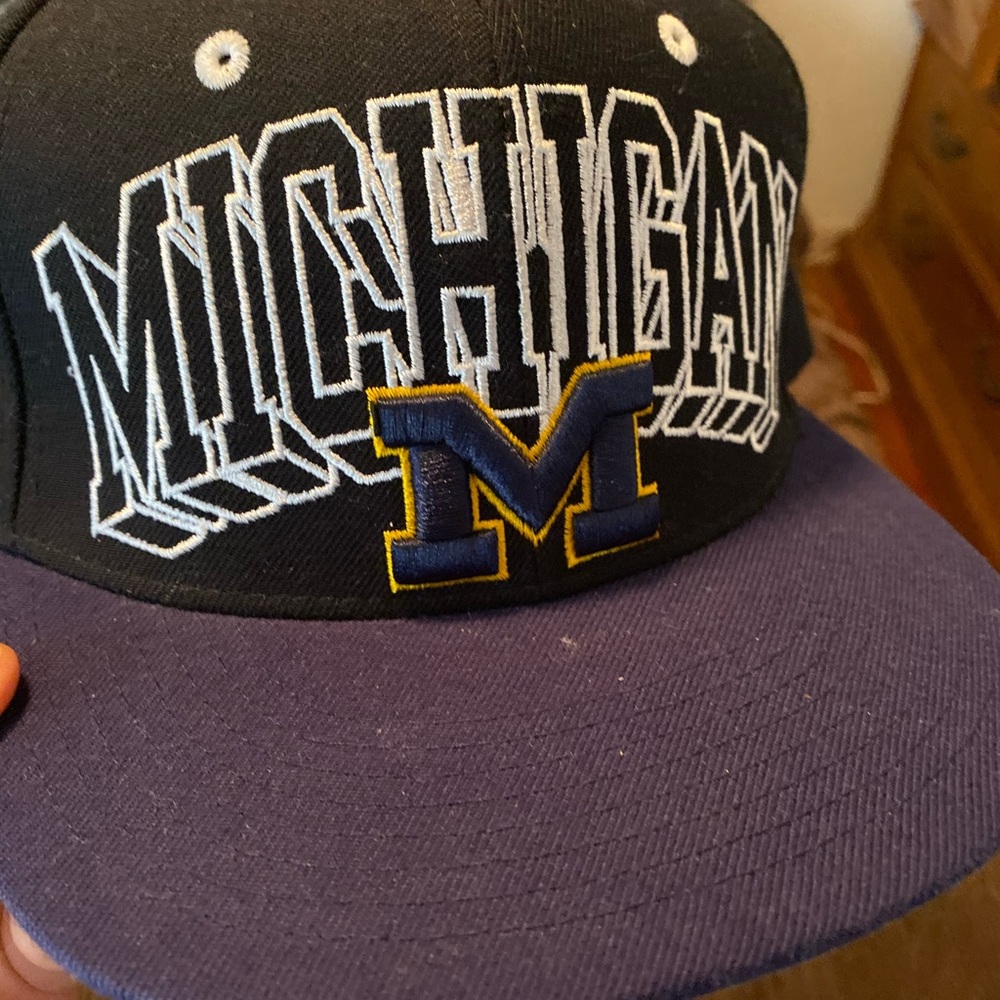 Gently worn snap back Michigan cap